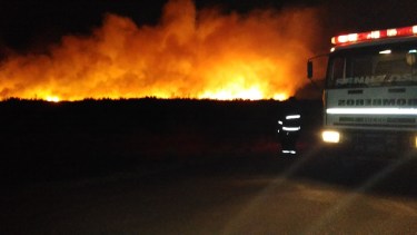 Las llamas comenzaron ayer por la tarde pero el viento sirvió para extenderlas. Foto: Gentileza.