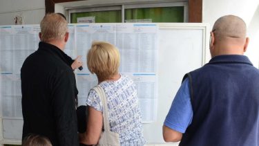 A uno de cuatro votantes le cambió el lugar de votación. (Archivo Yamil Regules).-