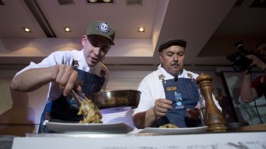 Chef locales iniciaron las clases magistrales en Bariloche a la Carta. Foto: Marcelo Martínez