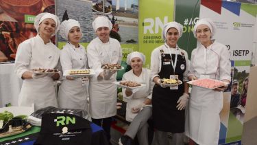 Esta edición verano de Bariloche a la Carta tendrá clases magistrales por streaming, feria de productos en el Centro Cívico y descuentos en restaurantes. Archivo