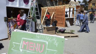 Los tradicionales stands de los estudiantes este año no estarán en el Encuentro de las Juventudes. Archivo