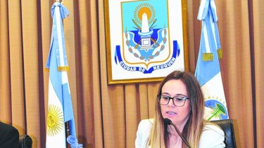 La sesión  fue presidida por la concejal del MPN María Eugenia Ferraresso 