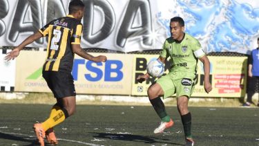 El capitán se fracturó y estará, al menos, tres semanas fuera de las canchas. Hoy, además, se confirmaría el desgarro de Tormann. (Foto: Juan Thomes)