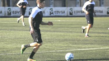 El “Piru” Fornillo levantó su nivel y es una fija para el técnico. (Foto: Archivo)