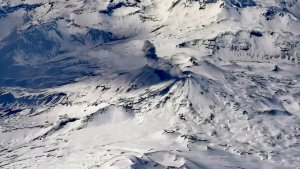 Detectaron una actividad anómala en el volcán Nevados del Chillán