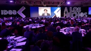 El ministro Lacunza aseguró que la economía cuenta con un dólar competitivo