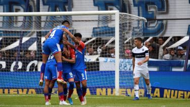 Todo Unión con Bonifacio, el ex Gimnasia que le dio el triunfo a Unión en el Bosque.