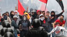 Imagen de Quita de subsidios a los combustibles: Ecuador declaró el estado de excepción por protestas