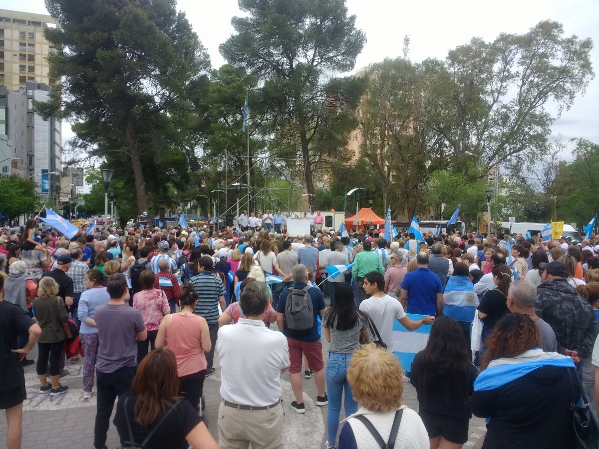 Los partidarios de Mauricio Macri se reunieron en el monumento a San Martín.
