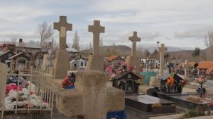 Morir cuando nacía Neuquén: viaje al histórico cementerio de Chos Malal