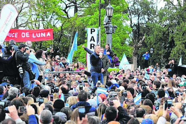 Macri de campaña en Paraná. 