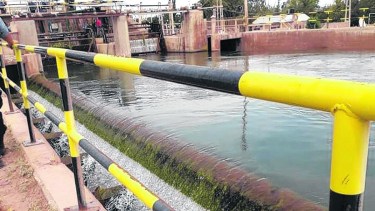 El cuerpo fue hallado en el canal de riego, en el paraje El Treinta. Foto: Archivo
