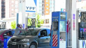 YPF subió los combustibles hasta el doble del acuerdo firmado con Nación