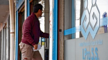 Las familias reclamarán por las demoras que genera la burocracia en la obra social. (Foto: Florencia Salto)