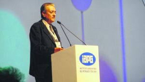 López Anadón pidió una política estable para el desarrollo de los hidrocarburos