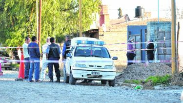 Por el doble crimen de la calle Tierra del Fuego no hay detenidos ni sospechosos.