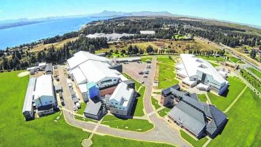 La sede central de la empresa, en la zona este de Bariloche. El grueso de sus 1.400 empleados trabaja allí.