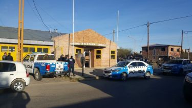 Esta mañana la Comisaría 15 se preparaba para continuar con los allanamientos. (Foto: Andrea Vázquez.-)