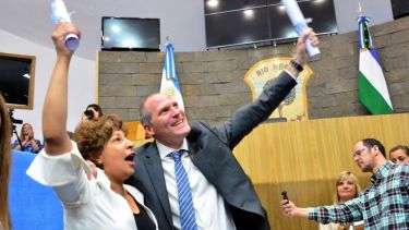 Carreras y Palmieri recibieron sus respectivos diplomas. Fotos: Marcelo Ochoa