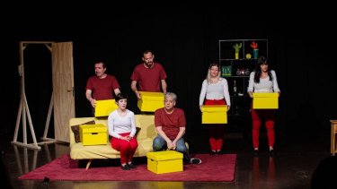 “Así de simple”, una puesta teatral que habla de las relaciones humanas.