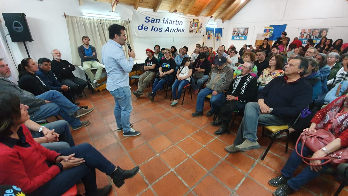 El diputado nacional Darío Martínez estuvo de gira por el sur neuquino. Foto: gentileza.