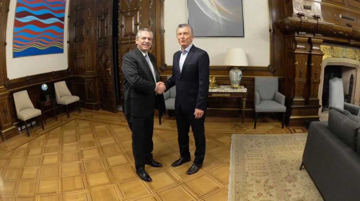 Alberto Fernández y Mauricio Macri en su primera reunión en Casa Rosada.