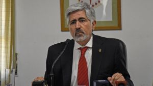 Aborto no punible: a Rodríguez Lastra solo lo inhabilitaron para hospitales públicos