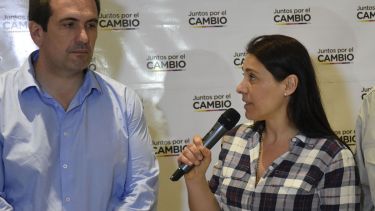 Pablo Cervi y Lucila Crexell en el bunker de Juntos por el Cambio.. Foto: Archivo Florencia Salto
