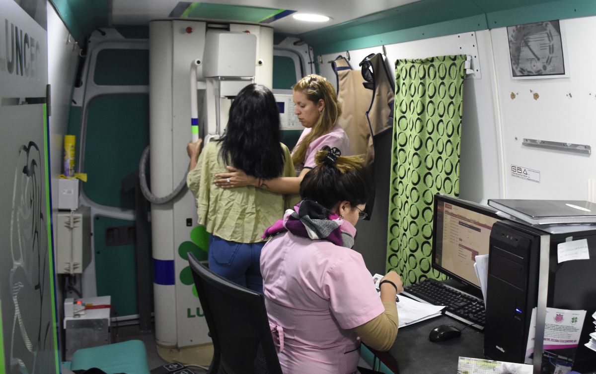 Destacan el carácter federal e inclusivo del mamógrafo móvil en Neuquén.