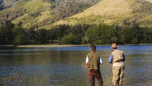 Apertura de la temporada de pesca: cuánto sale el permiso y dónde se compra en Neuquén y Río Negro