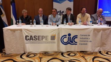 El acto de inauguración contó con la participación de autoridades de la cámaras, y funcionarios de Río Negro y Neuquén.