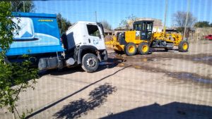 Cedió la calle en Roca y así terminó el camión recolector de residuos
