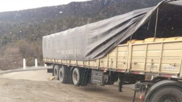 Desde el municipio, insisten en que el camión cruzó con sobrecarga. Foto: archivo