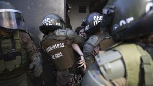 Chile: más de 3.100 personas detenidas y numerosos abusos denunciados