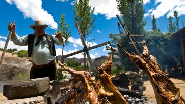 El chivito del norte neuquino se podrá conseguir esta tarde en Centenario. (Archivo).-