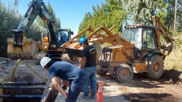 La rotura de un caño dejó a tres barrios sin agua. (Foto: gentileza)