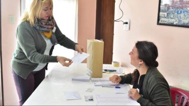 Afiliados a Unter eligen a sus nuevas autoridades