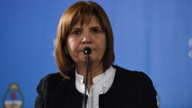 Bullrich acusó a los «santitos» de la izquierda por los incidentes en el Consulado de Chile
