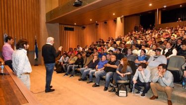 Se volvió a dilatar la paritaria petrolera