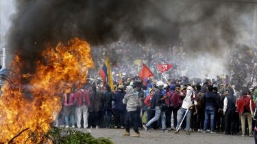 Dos muertos en las masivas protestas contra el gobierno de Ecuador
