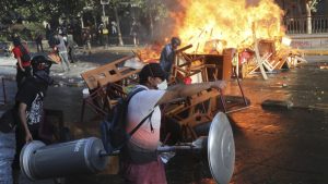 ¿Por qué Piñera no logra aplacar la revuelta en las calles de Chile?