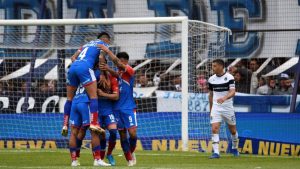 Gimnasia y una derrota que complica el futuro del equipo de Maradona