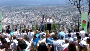 Lavagna cerró su campaña en Salta y aseguró que irán «por mucho más» el domingo