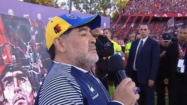 Impresionante recibimiento a Maradona en el Parque Independencia
