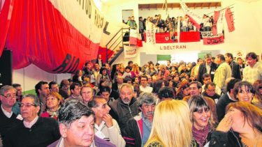 De la cima al abismo: el “desgranamiento” de la UCR rionegrina