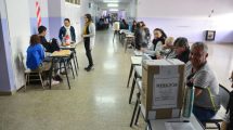 Imagen de Sólo el 10% del padrón votó en las primeras horas en Viedma