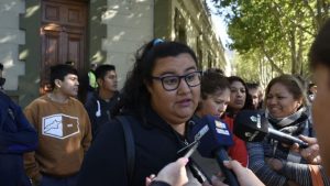 «Sin nada» y viviendo en autos, los vecinos de la toma de Neuquén reclaman sus pertenencias