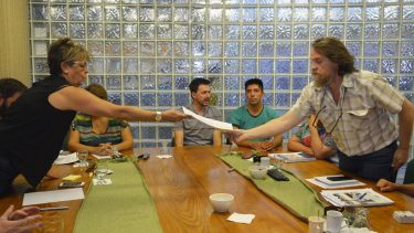 Estatales y docentes neuquinos calcularon cuánto  cobrarán de aumento en noviembre