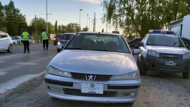Cipolletti: cruzaba el puente con la cédula trucha y el número del motor limado