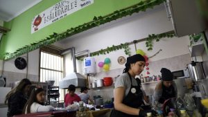 Estudiantes de nutrición se unen contra los alimentos ultraprocesados